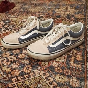 Vans old skool skate shoe